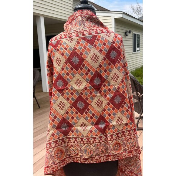 Vtg Wrap Shawl 1980’s Shades Of Orange With Silver Thread Paisley & Geometric - Picture 4 of 10